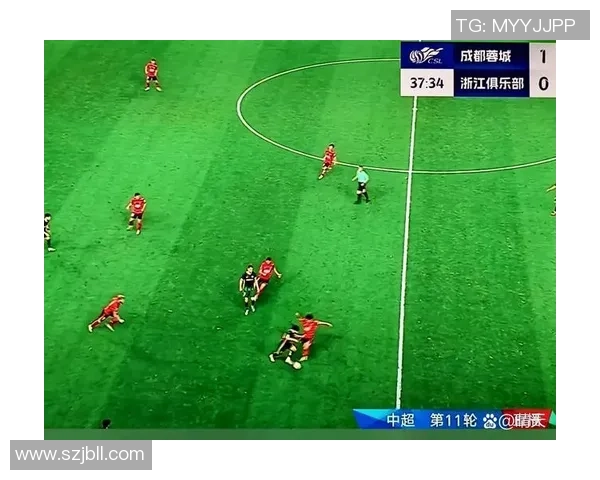 2014年中超经典对决上港与恒大激情碰撞引发的足球盛宴回顾